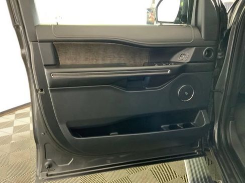 Used 2020 Ford Expedition Limited AWD/4WD image 17