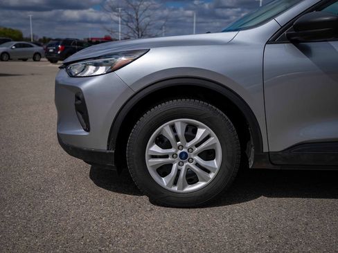 Used 2023 Ford Escape AWD image 11