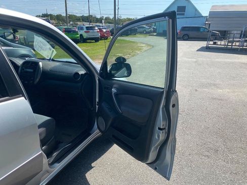 Used 2005 Toyota RAV4 2WD image 21