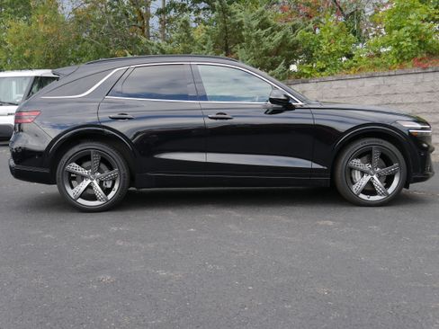 Certified 2024 Genesis GV70 2.5T w/ Sport Prestige Package image 8