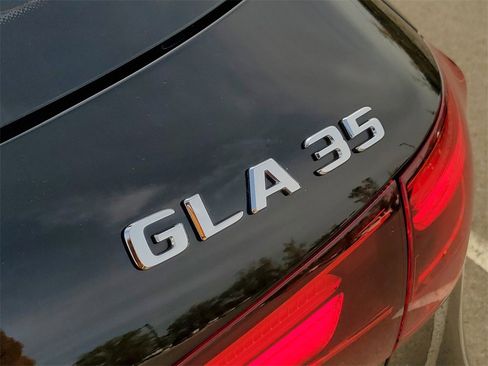 Used 2025 Mercedes-Benz GLA 35 AMG 4MATIC image 5