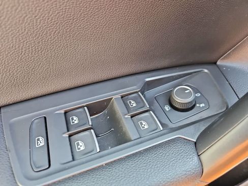 Certified 2021 Volkswagen Tiguan SE R-Line AWD/4WD image 17