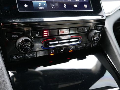 Used 2021 Jeep Grand Cherokee L Laredo image 19