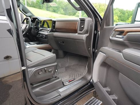 Certified 2024 Chevrolet Silverado 3500 High Country w/ High Country Premium Package AWD/4WD image 29