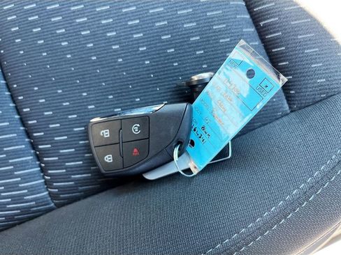 Used 2026 Chevrolet Equinox LT FWD image 33