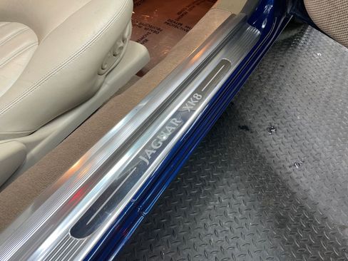 Used 2003 Jaguar XK8 Convertible image 37