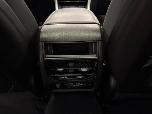 Used 2023 Jeep Grand Cherokee Limited w/ Black Appearance Package AWD/4WD image 43