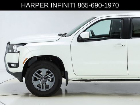 Used 2025 Nissan Frontier SV w/ SV Convenience Package image 40