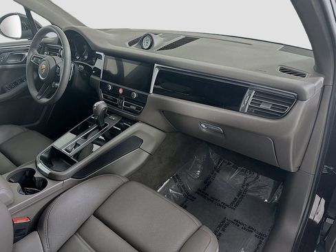 New 2026 Porsche Macan Turbo AWD/4WD image 30