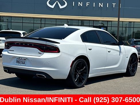 Used 2018 Dodge Charger R/T w/ Blacktop Package RWD image 4