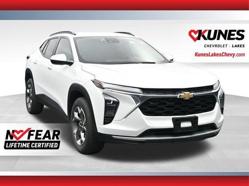 Used 2025 Chevrolet Trax LT w/ LT Convenience Package FWD image 1
