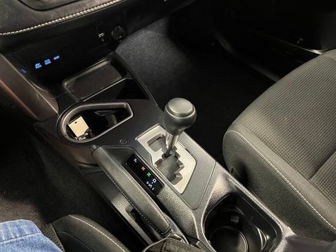 Used 2017 Toyota RAV4 XLE w/ Convenience Package AWD/4WD image 29