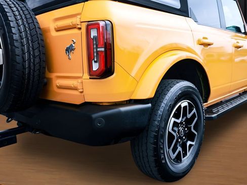 Used 2022 Ford Bronco Outer Banks image 12