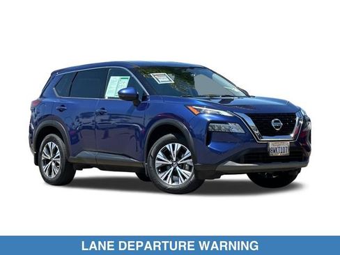 Used 2021 Nissan Rogue SV FWD image 2