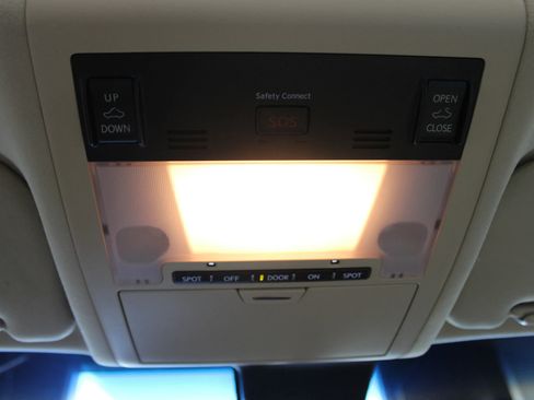 Used 2013 Lexus LS 460 w/ Comfort Pkg image 26