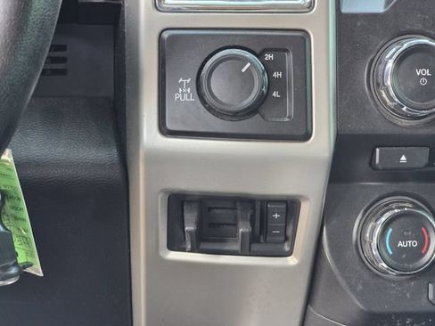 Used 2017 Ford F250 Lariat w/ Chrome Package AWD/4WD image 24
