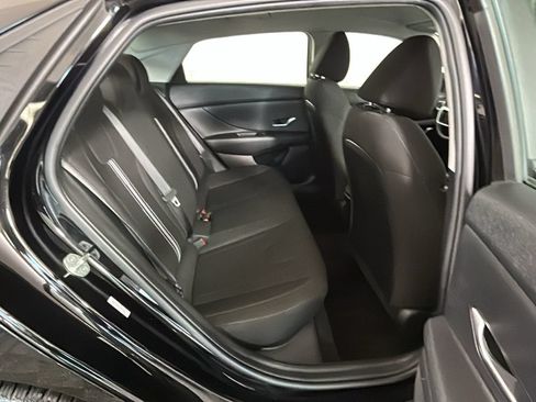 Used 2022 Hyundai Elantra SEL FWD image 34