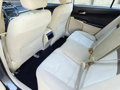 Used 2012 Toyota Camry FWD image 10