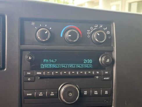 Used 2017 Chevrolet Express 3500 RWD image 14