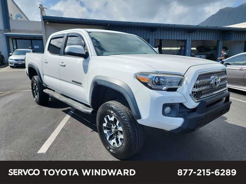 Used 2017 Toyota Tacoma TRD Off-Road image 1