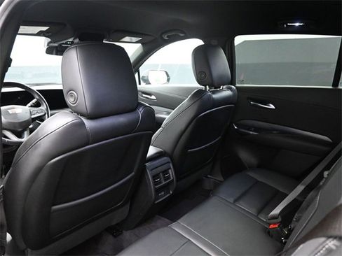 Used 2024 Cadillac XT4 Premium Luxury image 18