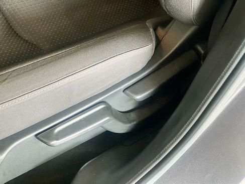 Used 2021 Honda HR-V EX image 13