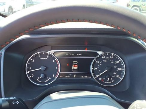 Used 2025 Nissan Rogue SV AWD/4WD image 13