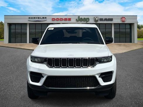 New 2026 Jeep Grand Cherokee Laredo AWD/4WD image 10