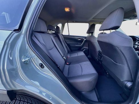 Used 2019 Toyota RAV4 XLE w/ Convenience Package FWD image 26