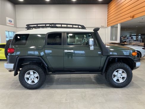 Used 2010 Toyota FJ Cruiser 4WD image 4