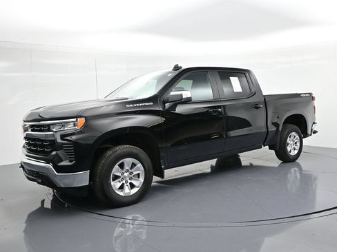 Used 2025 Chevrolet Silverado 1500 LT AWD/4WD image 1