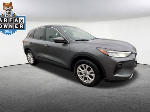 Used 2023 Ford Escape Active w/ Tech Pack #2 AWD/4WD image 2