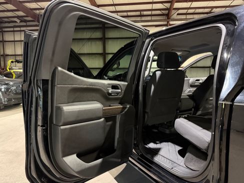Used 2019 Chevrolet Silverado 1500 RST AWD/4WD image 16