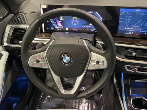 Used 2026 BMW X7 xDrive40i w/ Premium Package AWD/4WD image 17