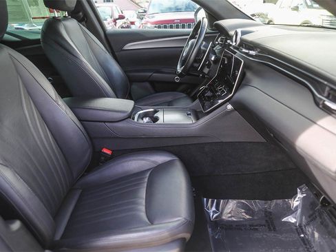 Used 2024 Maserati Grecale GT image 15