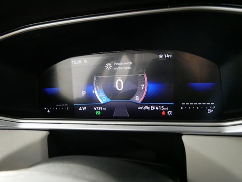 Used 2025 Volkswagen Taos SE image 21