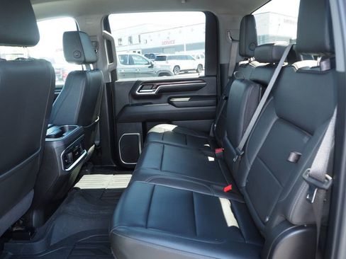 Used 2024 GMC Sierra 3500 SLT w/ SLT Convenience Package AWD/4WD image 16