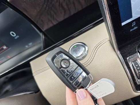 Used 2022 Lincoln Navigator Reserve RWD image 19
