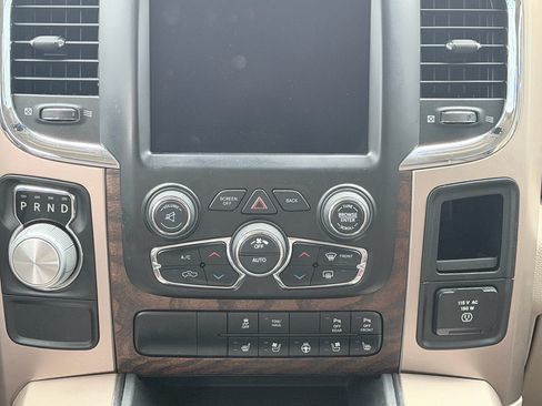 Used 2018 RAM 1500 Laramie Longhorn RWD image 18