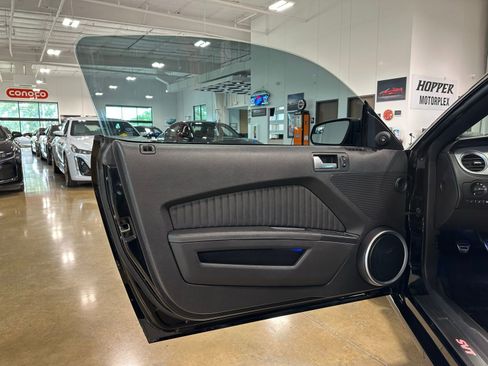 Used 2014 Ford Mustang Shelby GT500 w/ Equipment Group 821A RWD image 11