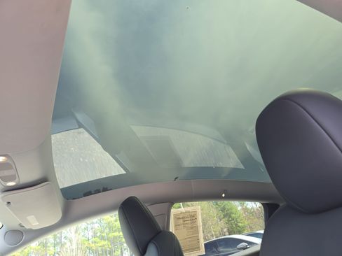 Used 2025 Tesla Model Y Long Range image 28