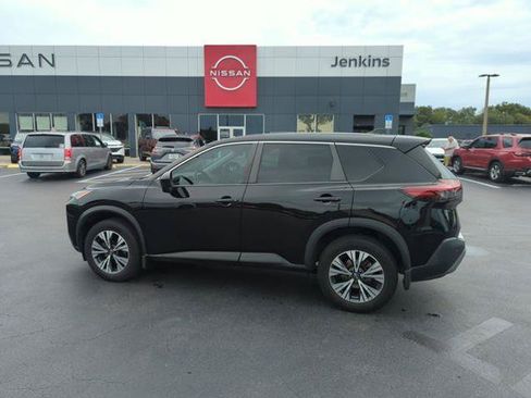 Certified 2023 Nissan Rogue SV FWD image 10