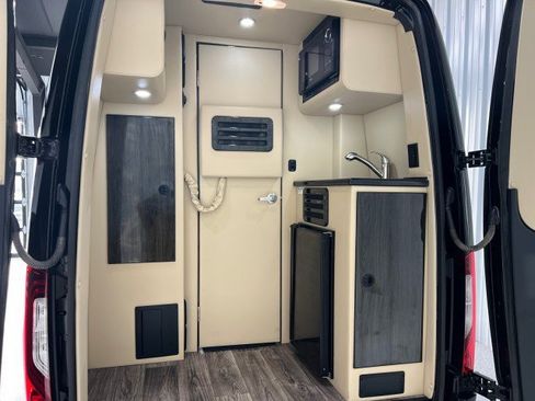 Used 2023 Mercedes-Benz Sprinter 3500 image 21