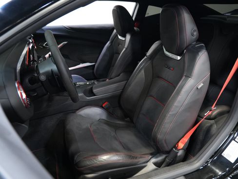 Used 2020 Chevrolet Camaro ZL1 RWD image 26