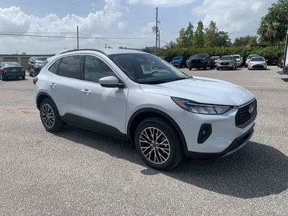 New 2025 Ford Escape SE