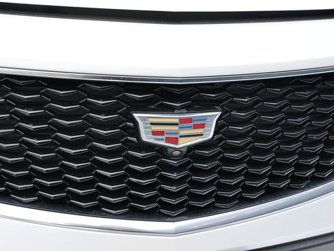 Used 2022 Cadillac XT4 Sport w/ Enhanced Visibility Package image 5