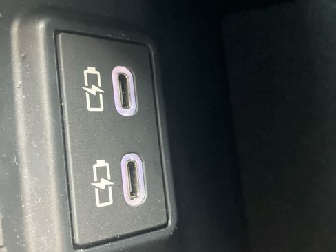 Certified 2025 Toyota RAV4 LE FWD image 32