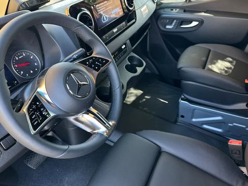 New 2025 Mercedes-Benz Sprinter 2500 image 9