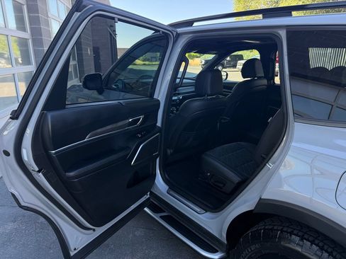 Used 2025 Kia Telluride SX Prestige X-Pro AWD/4WD image 31