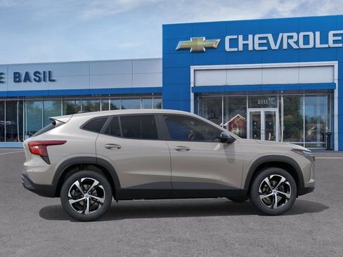 New 2026 Chevrolet Trax RS FWD image 5